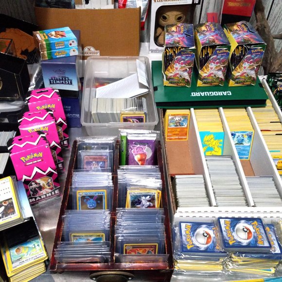 Pokemon TCG ETB Bulk 600 Card Lot w/ 50 Holo /Reverse Holo /Rare & 2x Ultra Rare - Picture 5 of 6